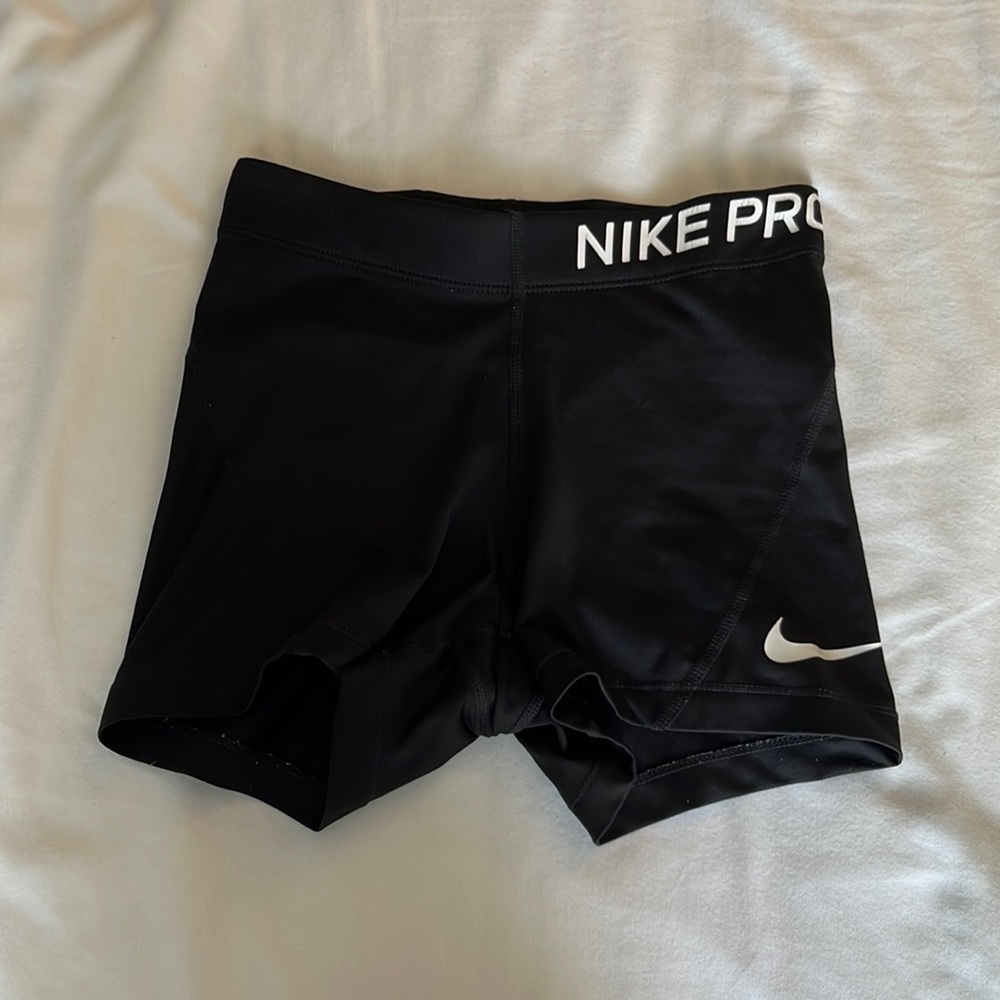 black nike pro shorts